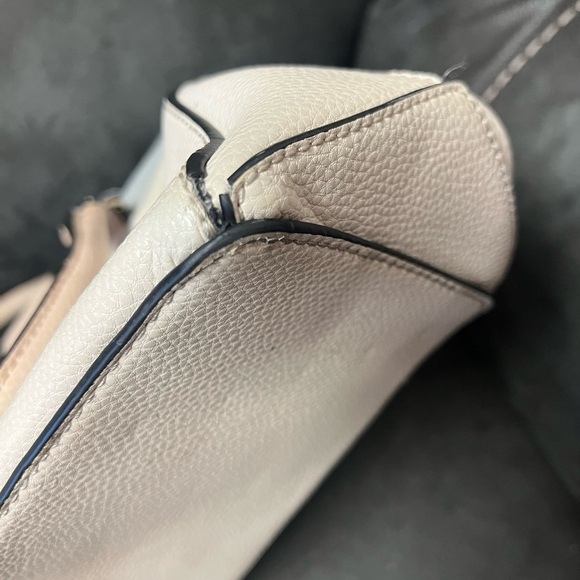 Guess Shoulder Bag Light pink, cream, and blue - Picture 13 of 16